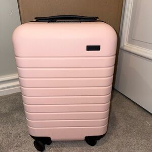 Kid’s size Carry-On Blush Pink w/ TSA compliant ejectable battery